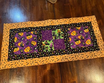 Halloween Table Runner Quilted – Black Cat Pumpkin Fall Decor