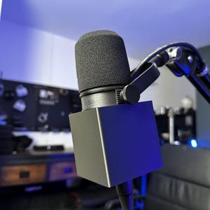 Microphone Flag for Shure MV7, MV7X, and MV7+ | 4 Sided Blank Faces for DIY Podcasters