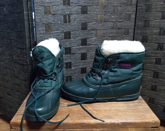 Vintage 1990s Womens Green "Sorel" Winter Boots M… - image 1