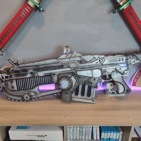 Gears of war Lancer rifle handmade cosplay (With of without LEDs)