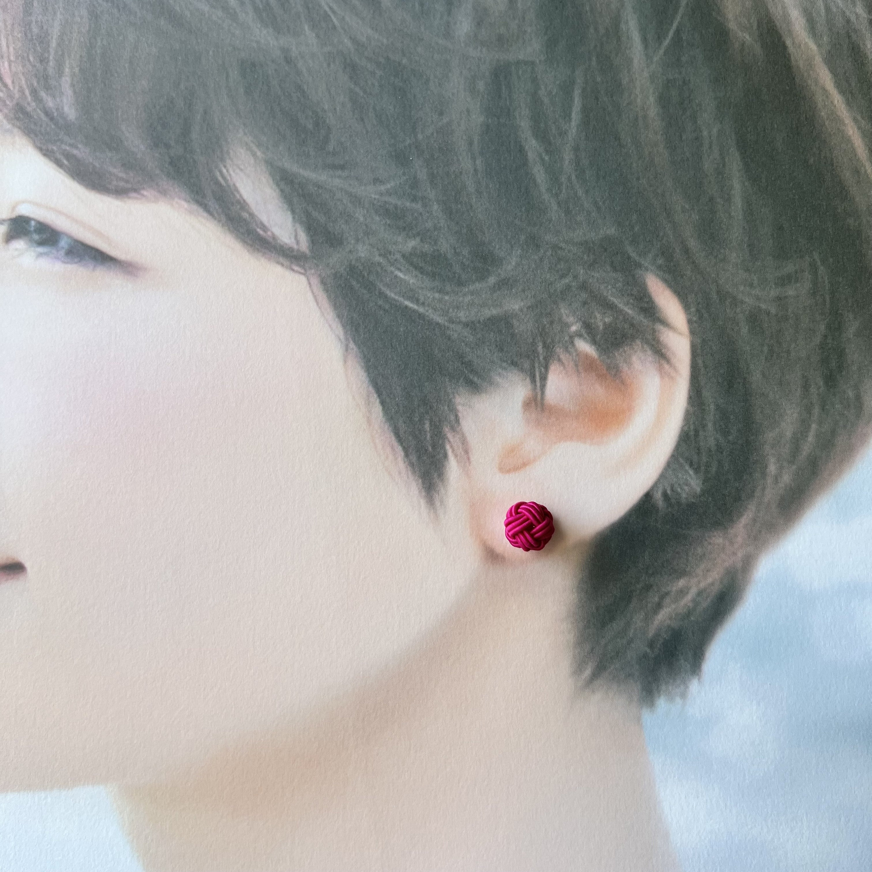 送料関税みShashi★ Trinity Stud Earrings ピアス Daisy Flower Stud Earrings