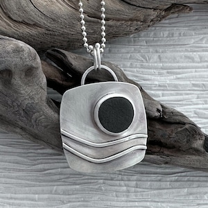 Collana in argento sterling con pietra di basalto del Lago Superiore fatta a mano / Collana in argento fatta a mano / Collana in pietra di basalto / Regalo per lei