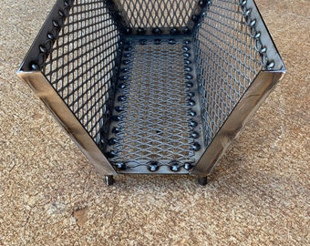 Charcoal basket Control your fire like a Pit Master! Universal fit