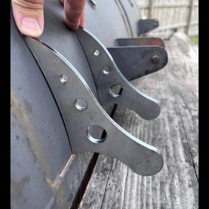 Asa para tanque ahumador de 250 galones – Tirador universal de acero para soldar / Mejora para barbacoa de alta resistencia