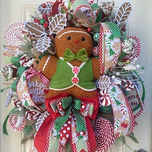 Gingerbread Man Christmas Wreath: Holiday Front Door Decor