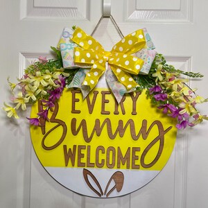 Decoración para puerta con forma de conejito de bienvenida, colgador de puerta de Pascua, letrero amarillo