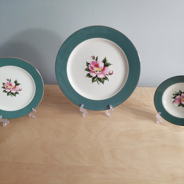 International China Century Service Corp Homer Laughlin Empire Green 10" - 7 /4" - 6" Plates and Saucers MCM