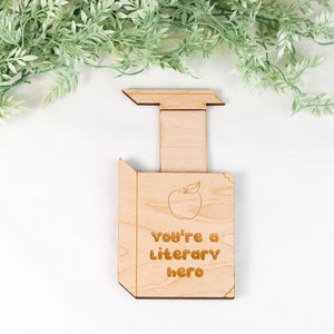 Porte-carte-cadeau de professeur personnalisé de livre, cadeaux d'appréciation pour la carte de remerciement de professeur, idées de cadeau de professeur personnalisé en bois, cadeau d'amant de livre