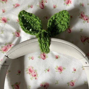 Crochet Sprout Headphone Accesory green & pink