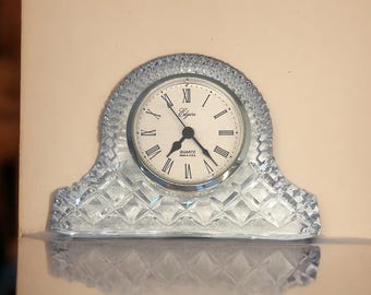 Vintage 80er Jahre tschechische Bleikristall-Elgin-Quarzuhr