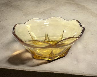 Vintage Anchor Hocking Honung Guld Glasskål: Mitten av århundradet Modern Scalloped Candy Skål