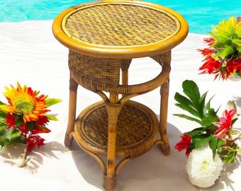 Vintage MCM Sidobord i Rotting i Bambu – Boho Coastal Decor