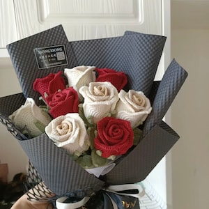 Häkel Rose Geschenk, Häkelblume, Häkelblumenstrauß Geschenk, Häkelblume Schreibtisch Dekor, Geschenk für Mama, Sie, Kollege, Schultüte, Freund