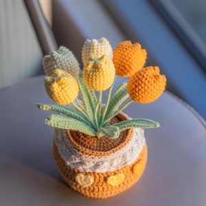 Handgemachter gehäkelter Tulpen-Blumentopf - Rosa, Lila, Orange - Nettes Geschenk für Sie, Freundin, Freund, Kollege, gehäkelter Blumenstrauß
