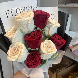 Rose gehäkelt|Handgefertigte Blume|Gehäkelter Blumenstrauß|Handgemachte Blumen|Geschenk für Sie|Häkeln gestrickt|Geschenk für Freundin|Häkelrose