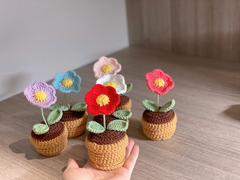 Crochet Flower in the Pot, Home Decor, Crochet Flower Decoration, Crochet Flower Decor, Tulip. Sunflower. Daisy Pot, Mother's Day Gifts Mini- Random Color