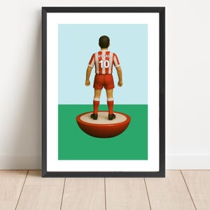 Impresión personalizada de camiseta de fútbol, estilo Subbuteo retro ilustrado, póster de jugador de futbolín, regalo de fútbol para niños y niñas.