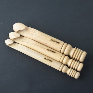 Large Crochet Hooks Set Size 15/20/25 MM Wood Crochet Needles for Extra Bulky Yarn Project