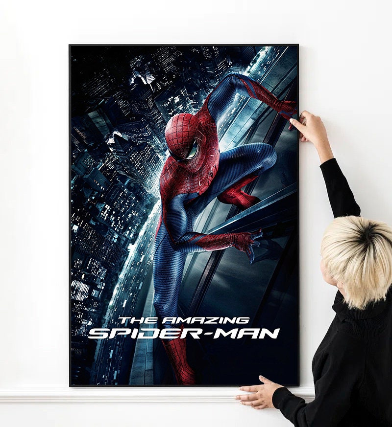 Affiche du film Spider Man 2 encadrée et prête à être accrochée