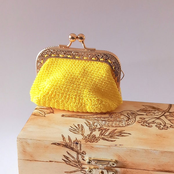 Colorful crochet coin purse, elegant clutch crochet wallet, womanly knit pouch, summer penny pocket coin purse. Cute and unique