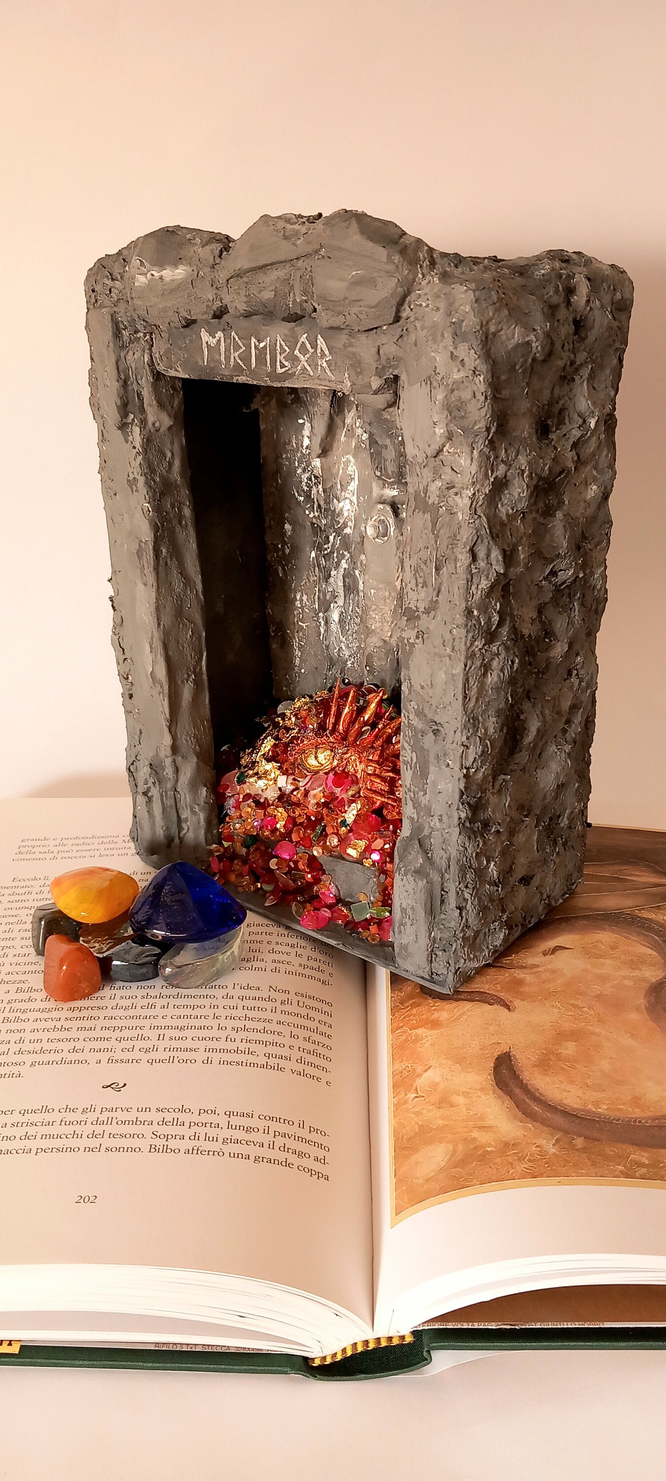 Handmade Smaug Diorama: The Hobbit, Erebor Scene