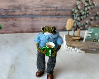 Knitted Frog with her cute knitted nescafe cup, Frog And Toad, Frog Plush, Custom Frog, Knitted Frog, Amigurumi Frog