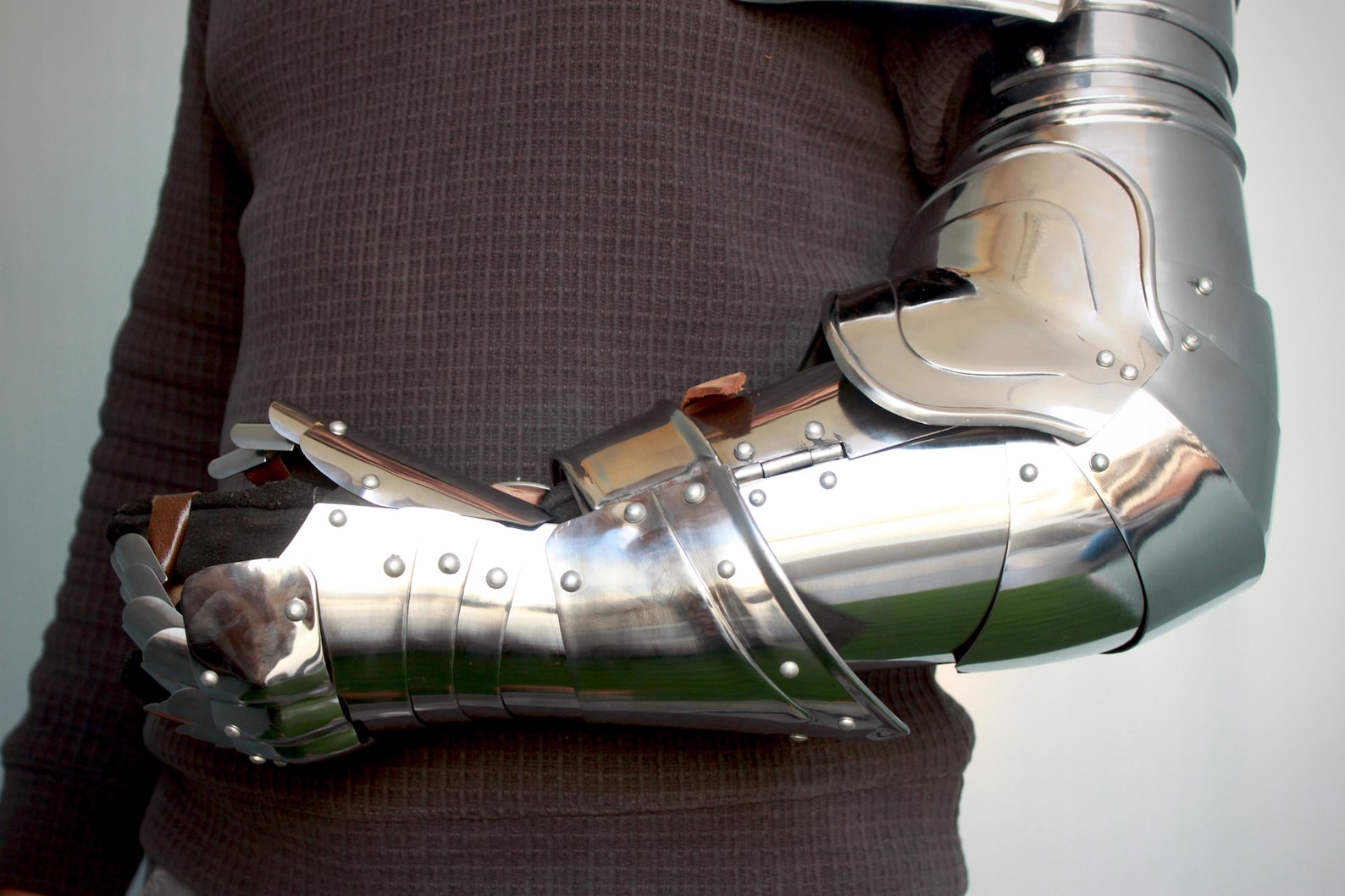 HANDMADE Gothic Steel Single Full Arm Set With Pauldrons & Gauntlets ...
