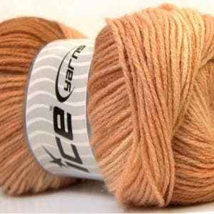 Ice Yarns Magic Light : laine acrylique bleu et blanc DK - 4 écheveaux