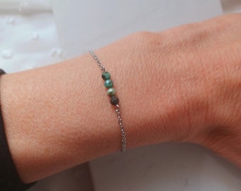 Labradorite- dégradé de bleu pour ce bracelet en acier argenté rhodié, bijou chic et tendance esprit minimaliste, plusieurs coloris.