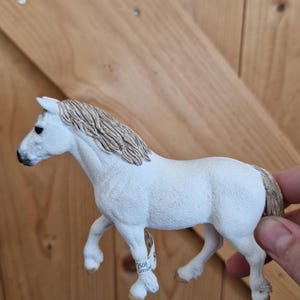Schleich Welsh Pony – Model Horse Figurine – Collectible Pony Toy – 1:24 Scale – Schleich Horse secondhand