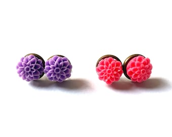 Set of 2 pairs, many colour options! Dahlia stud earrings, flower stud earrings, boho stud earrings, dahlia earrings, floral studs