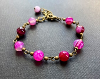 Beaded bracelet with pink glass beads, adjustable bracelet, simple pink bracelet