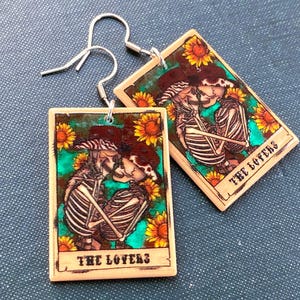 Orecchini con carte dei tarocchi "Amanti" con ganci in acciaio, orecchini anallergici, portafortuna, orecchini divertenti, orecchini vistosi, regali di compleanno