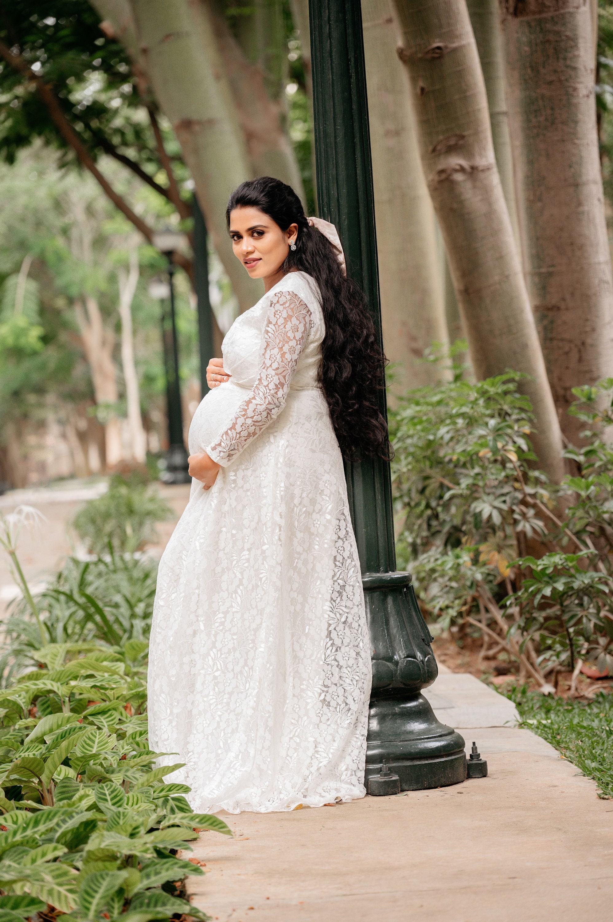 White Lace Maternity Robe, Long Train Photoshoot Dress White Lace Maternity Robe, Long Train Photoshoot Dress