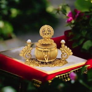 Classic Kumkum Box/Gold Plated Sidoor Box Gold sindoor box/Wedding Gift/Pooja Accessory