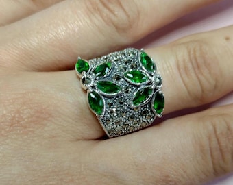 Anillo My S Collection de plata de ley 925, marcasita y circonita verde (color esmeralda).