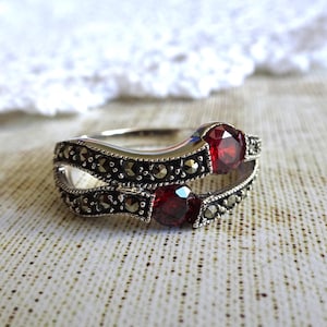 My S Collection RING 925 sterlingzilver, marcasiet en rode zirkonia