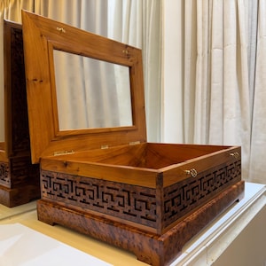 Handcrafted Thuya Wood Box, Moroccan Jewelry Box with Mirror, Intricate Design, Lock & Storage, Elegant Gift Box for Her