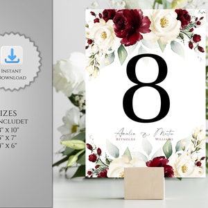 Modello per biglietto con numero da tavolo floreale bordeaux e bianco, design elegante per l'arredamento del ricevimento di nozze, tavolo personalizzato senza biglietti, rosso e bianco