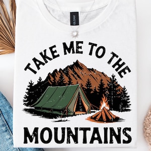 Leve-me para as montanhas Png, Aventura de acampamento Png, Ao ar livre Png, Caminhada e fogueira Png, Aventura de mochila Png, Acampamento de montanha retrô