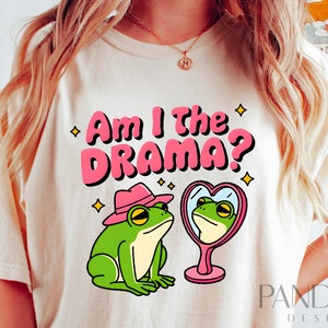 Sono io il dramma Png, Regina del dramma Png, Dramma impertinente Png, Citazione drammatica divertente Png, Rana cowboy carina Png, Trendy Png, Salute mentale Png