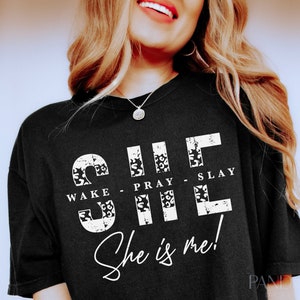 Elle réveille, prie, tue Svg Png, Svg inspirant, Svg citation motivante, elle est moi Svg, elle est forte Svg, puissance féminine Svg, fille patron Svg