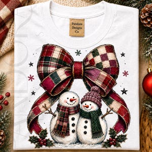 Weihnachtsschneemann (PNG), niedliches Schneemannpaar mit Patchwork-Schleife, digitale Sublimationsdatei