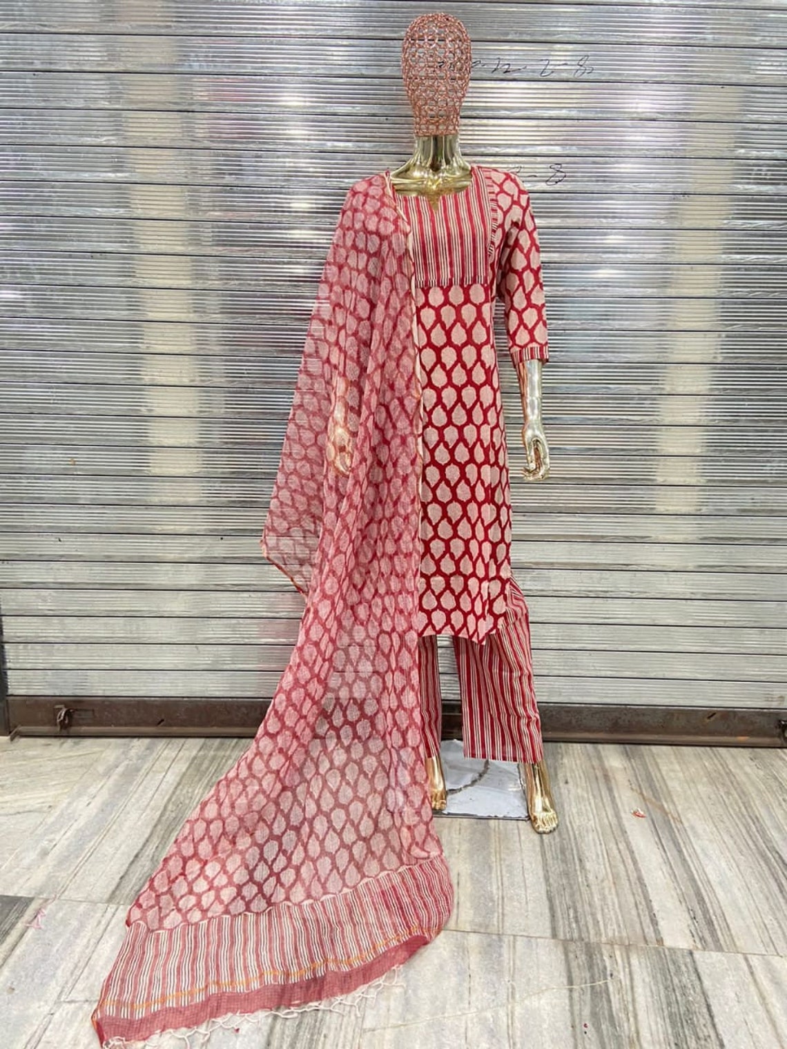 WHITE HAND BLOCK PRINTED KURTA SET WITH DUPATTA
