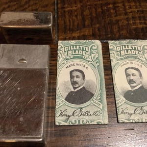 1920's Gillette Razor Blade Holder/Matchstriker & 2 King Green Gillette Wrapped Blades USA