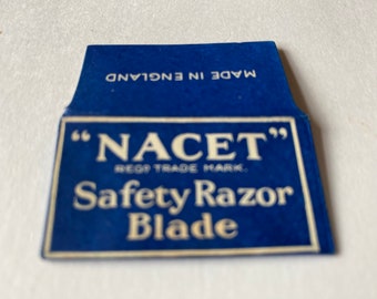 Lama e involucro da rasoio vintage 'Nacet', versione blu, di fabbricazione britannica.