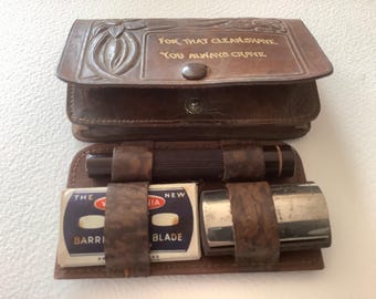 Maquinilla de afeitar de seguridad Wardonia de la década de 1930 con cuchillas en estuche pequeño de cuero Arden Forest, Inglaterra.