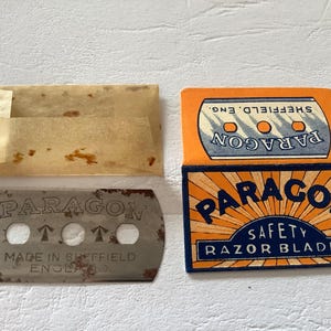 WW11 Escape Evasion Compass Razor Blade & Wrapper &#39;Paragon&#39;