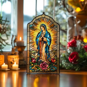 Attrape-soleil Dame de Guadalupe, cadeau religieux Vierge Marie attrape-soleil, cintre de fenêtre Guadalupe, mère de Dieu, ornement de baptême