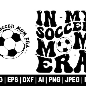 In mijn voetbal moeder tijdperk Svg, voetbal moeder Svg, voetbal Mama Svg, retro golvende Svg, voetbal moeder shirt Svg, voetballiefhebber Svg, moeder tijdperk Svg, Mama Life Svg